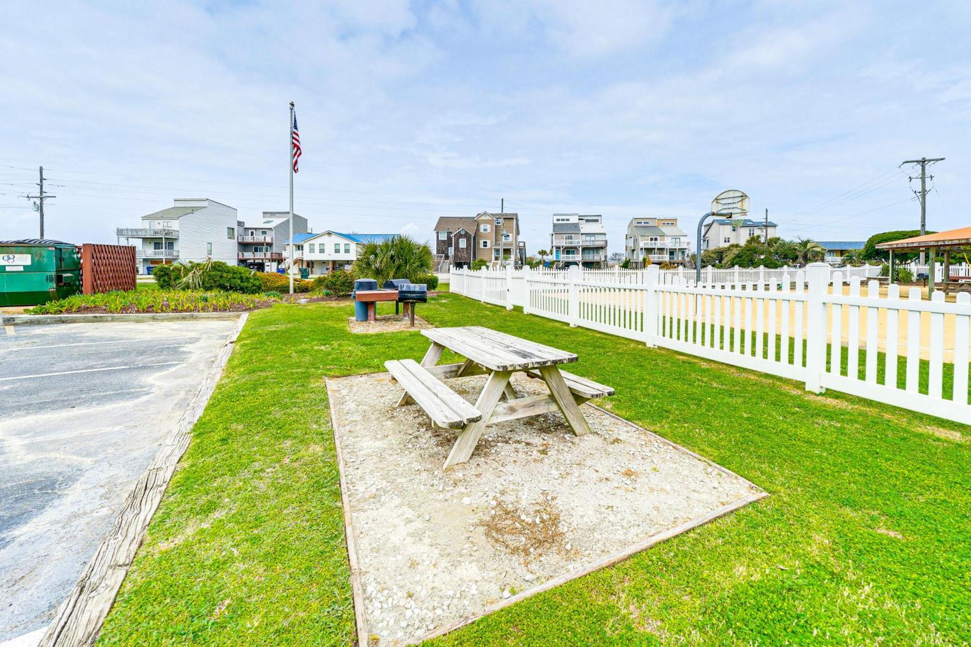 Steps To The Beach Oceanfront Condo With Lanai! North Topsail Beach Esterno foto